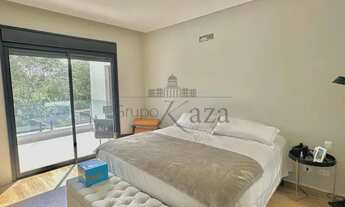 Imagem 7: Casa de condomínio sobrado para venda possui 430 metros quadrados com 4 quartos