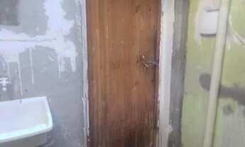 Imagem 2: Alugo uma casa Casa com 1 dormitório