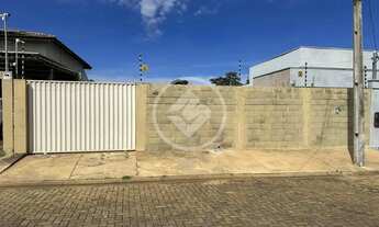 Imagem 4: Terreno com piscina a venda! Localizado uma rua antes do restaurante bistrô da mata, em Ch