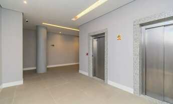 Imagem 2: Apto de 1 dormitório completamente mobiliado. Andar alto com sol e vista