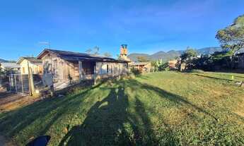 Imagem 6: Terreno com duas casas