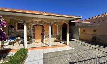 Imagem 3: Casa térrea a venda de 4 dormitórios com piscina no Rio Tavares - Florianópolis/SC