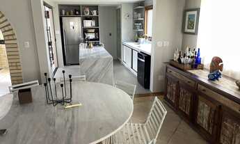 Imagem 6: Casa para aluguel possui 500 metros quadrados com 6 quartos.