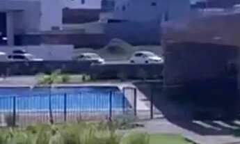 Imagem 2: Terreno no Aldebaran Leste condomínio fechado com ampla área de lazer e um belíssimo lagos