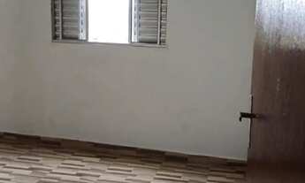 Imagem 2: ALUGA CASA 3 CÔMODOS PRÓXIMO DO TERMINAL DO VALE DO SOL DE BARUERI R$1.000,00