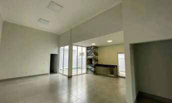 Imagem 2: Casa térrea para venda com 160 m² com 3 suítes, escritório, piscina