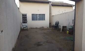 Imagem 2: Casa de 2/4 com 2 banheiro