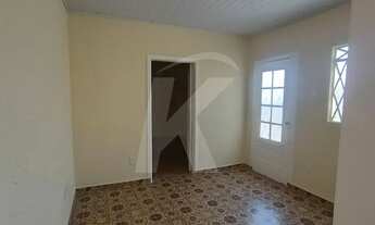 Imagem 6: Casa com 2 quartos, sala, cozinha, 2 banheiros e área de serviço, quintal