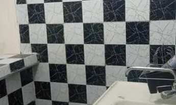 Imagem: Alugo kitinete 600 reais. Na Euclides da