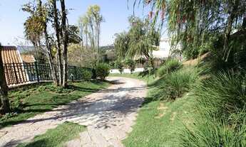 Imagem 3: Casa de condomínio térrea para venda possui 800 metros quadrados com 4 quartos