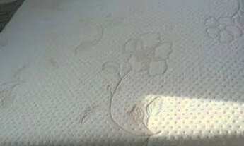 Imagem: Limpeza e higienização de colchão