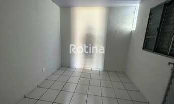 Imagem 6: Casa para alugar, 2 quartos, São Jorge - Uberlândia/MG - R$ 700,00