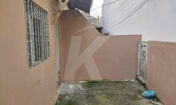 Imagem 4: Casa com quarto, cozinha e banheiro