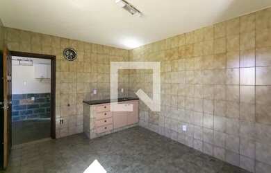 Imagem 6: Casa à Venda - Lagoinha, 8 Quartos, 176 m2