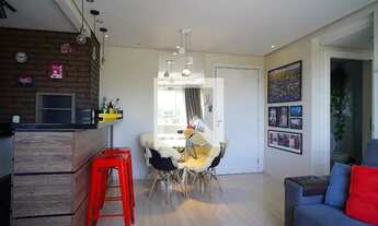 Imagem 2: Apartamento para Aluguel - Alto Petrópolis, 2 Quartos, 49 m2