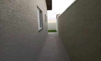 Imagem 3: Casa à venda em Atibaia, com 175m², 3 dormitórios sendo 2 suítes e 2 vagas de garagem