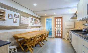 Imagem 3: Casa com 2 dormitórios e 1 vaga em condomínio no bairro Alto Petrópolis em Porto Alegre co