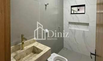 Imagem 6: Linda casa para venda no Jardim Itália com 106 metros quadrados com 3 quartos sendo um suí