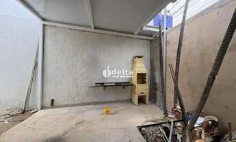 Imagem 6: Casa residencial com 2 quartos disponível para venda no bairro Laranjeiras em Uberlândia-M