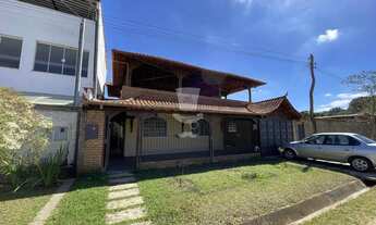 Imagem: Casa à venda em Campolide com 3 dormitórios