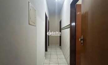 Imagem 12: Casa residencial com 3 quartos sendo 1 suíte, disponível para locação no bairro Jardim Pat