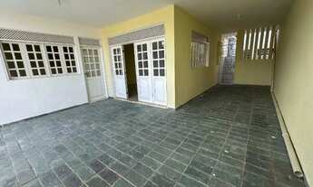 Imagem 2: Casa espaçosa e excelente, 4 quartos, sendo 2 suítes, em Gruta de Lourdes, Maceió