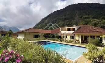 Imagem: Refúgio com 8 Quartos e Piscina