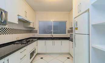 Imagem 9: Sobrado ensolarado