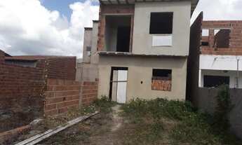 Imagem: Duplex em fase de acabamento em Peroba