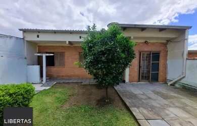 Imagem 4: Sobrado em Porto Alegre, no bairro Ponta Grossa, com 4 dormitório(s), e 4 banhei