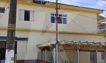 Imagem 2: Sobrado de esquina com salão. Excelente ponto comercial para investidores!