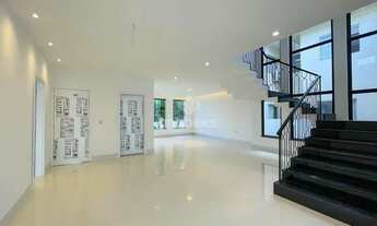 Imagem 2: Casa de condomínio / Montenegro Boulevard - 5 Suítes - 394m² - 4 Vagas - 2 Varandas - Casa