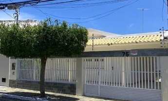 Imagem: Casa Na Farolândia Com 5 Quartos, Sendo