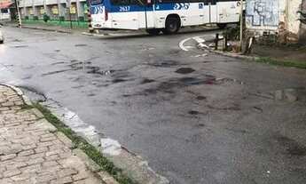 Imagem: Quarto para moça que estude ou tralhe fora