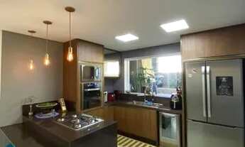 Imagem 3: Amplo e moderno sobrado à venda em São Caetano do Sul, com 4 dormitórios, sendo 1 suíte, e