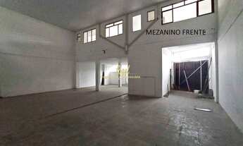 Imagem 2: Mariano Procópio / Excelente Galpão com 363 m² + 2 Mezaninos de Aprox 40m² Cada - Cozinha