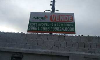 Imagem: Casa grande com terreno de 12m x 33m na