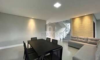 Imagem 6: Casa de condomínio sobrado para venda tem 400 metros quadrados com 4 quartos