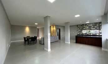 Imagem 3: Casa de condomínio sobrado para venda tem 400 metros quadrados com 4 quartos