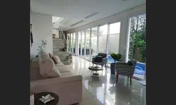 Imagem 6: Casa mobiliada com piscina em condomínio