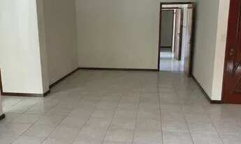 Imagem 2: Lindo Apto nos Cavaleiros c/ 3qts, send 1 suíte, 2brs, 1vg, amrs plnjds, área extrn churrq