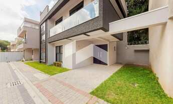 Imagem 2: Casa com 172 m², 3 quartos sendo 1 suíte para alugar no bairro Santa Felicidade