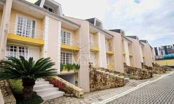 Imagem 3: Sobrado 216 m² nas Mercês 4 Quartos em Condomínio Fechado