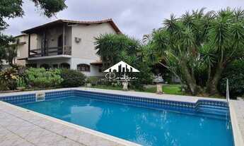 Imagem: Casa à venda com 4 quartos, sendo 1 suíte