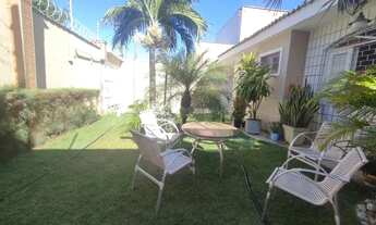 Imagem 4: Casa para aluguel e venda possui 317 metros quadrados com 5 quartos