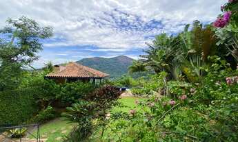 Imagem 6: Vista para as montanhas, muito espaço e tranquilidade nessa casa próxima a praia da Joatin
