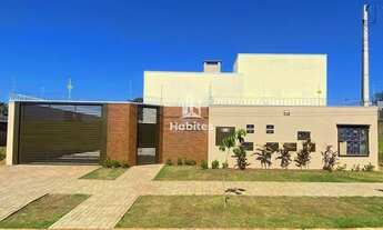 Imagem: Casa com 2 dormitórios e 1 suíte para