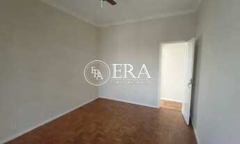 Imagem 2: Tijuca- Rua Doutor Satamini- Apartamento desocupado, varanda, 2 quartos, dependência compl