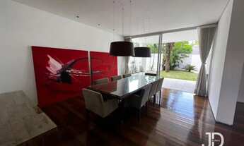 Imagem 7: Luxo e Conforto em uma Residência Excepcional: Seu Novo Lar Espera por Você