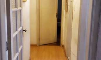 Imagem 3: Apartamento na segunda quadra da praia, em prédio com arquitetura antiga e portaria 24hs